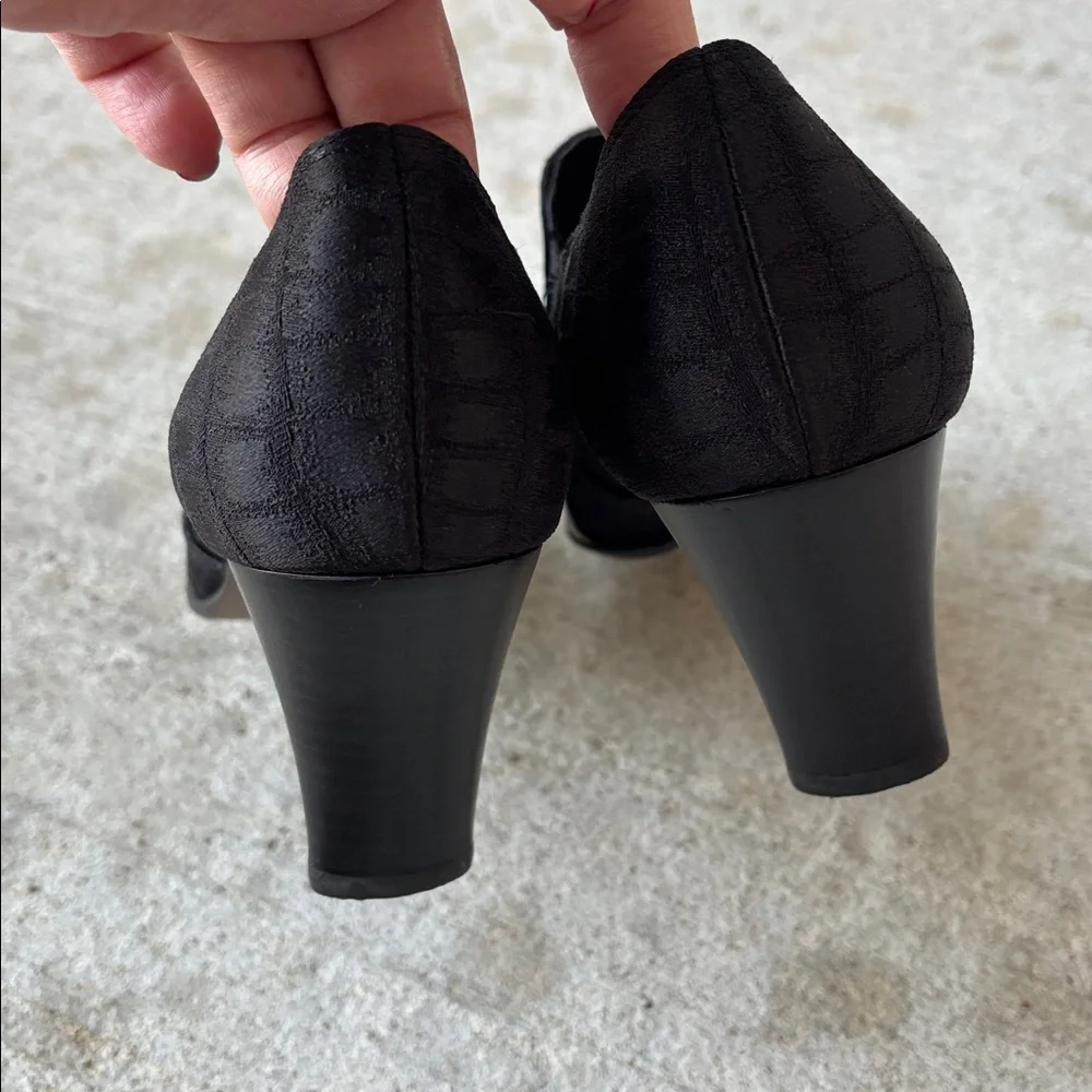 Liz Claiborne Black Patterned Booties